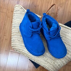 UGG AUSTRALIA Neumel II Boots size 4